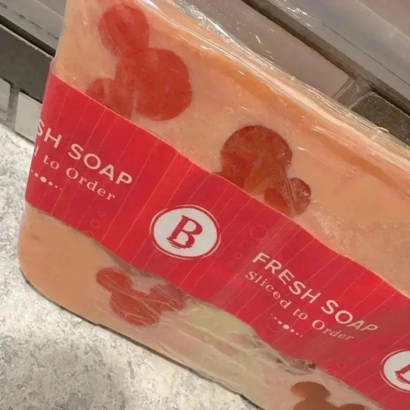 Vintage Y2K Basin Disney Marketplace Signature Mickey Mouse Bar Soap - Picture 2 of 4